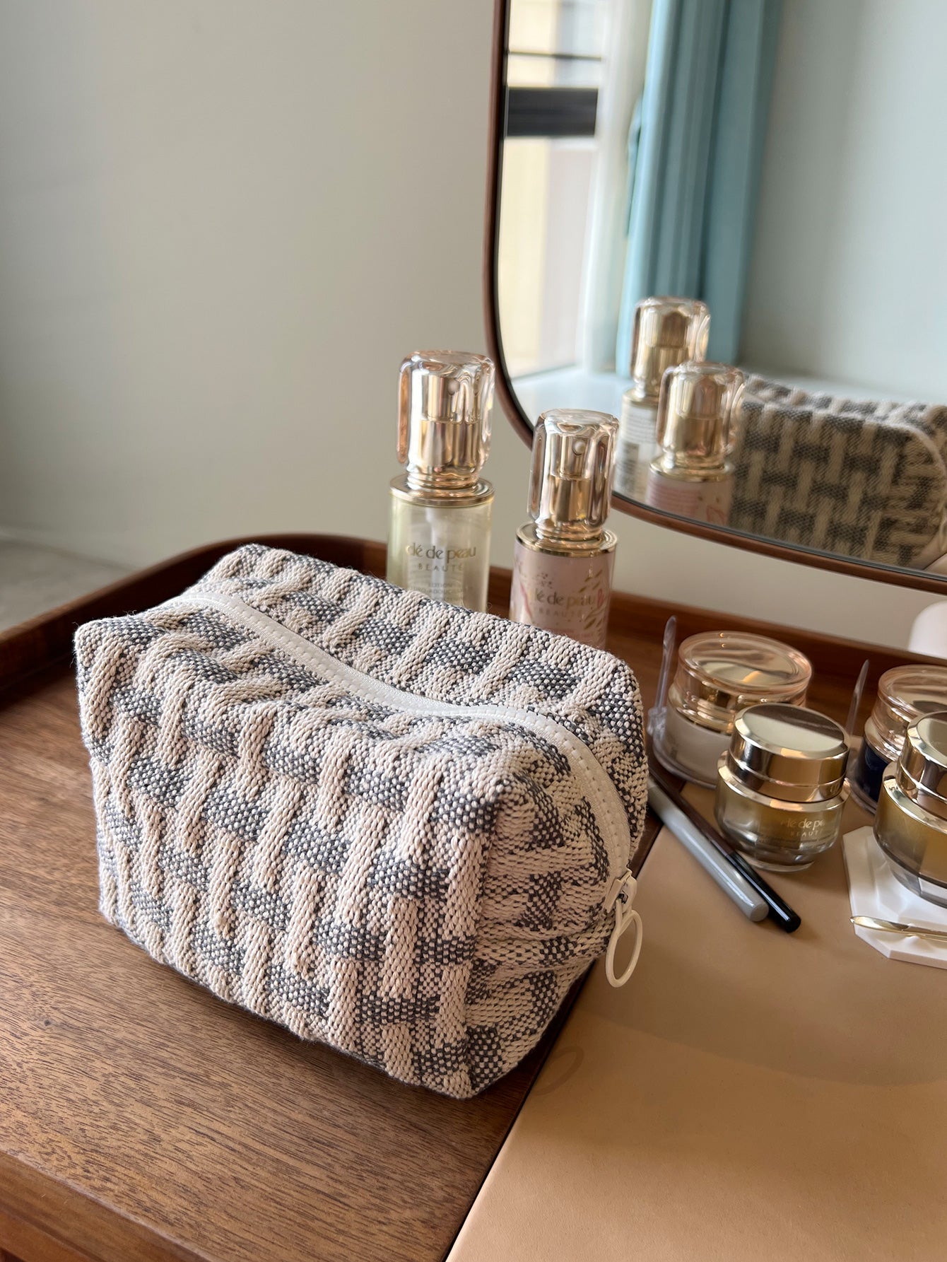 Precatch Classic Plaid Multifunctional Three-dimensional Makeup Bag with Large Capacity - Portable Premium Storage Bag for Travel Essentials (Two-tone)