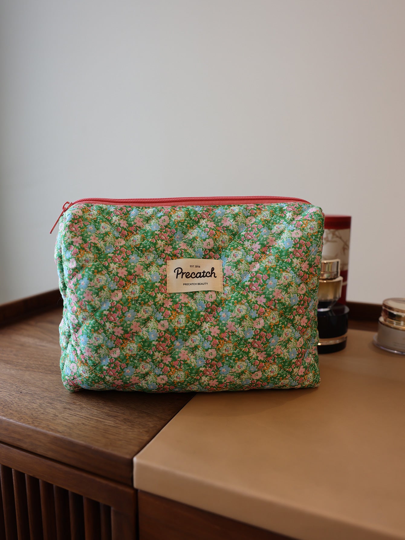 Precatch Quilted Thick Makeup Bag with Extra Large Capacity with Flower Pattern - Cotton Fabric Country-style Fabric Storage Bag with Floral Print (Large Bag)