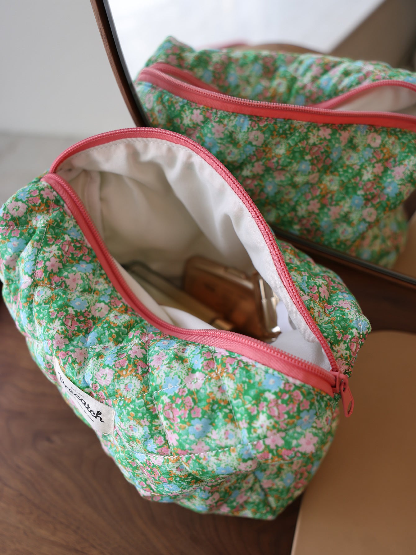 Precatch Quilted Thick Makeup Bag with Extra Large Capacity with Flower Pattern - Cotton Fabric Country-style Fabric Storage Bag with Floral Print (Large Bag)