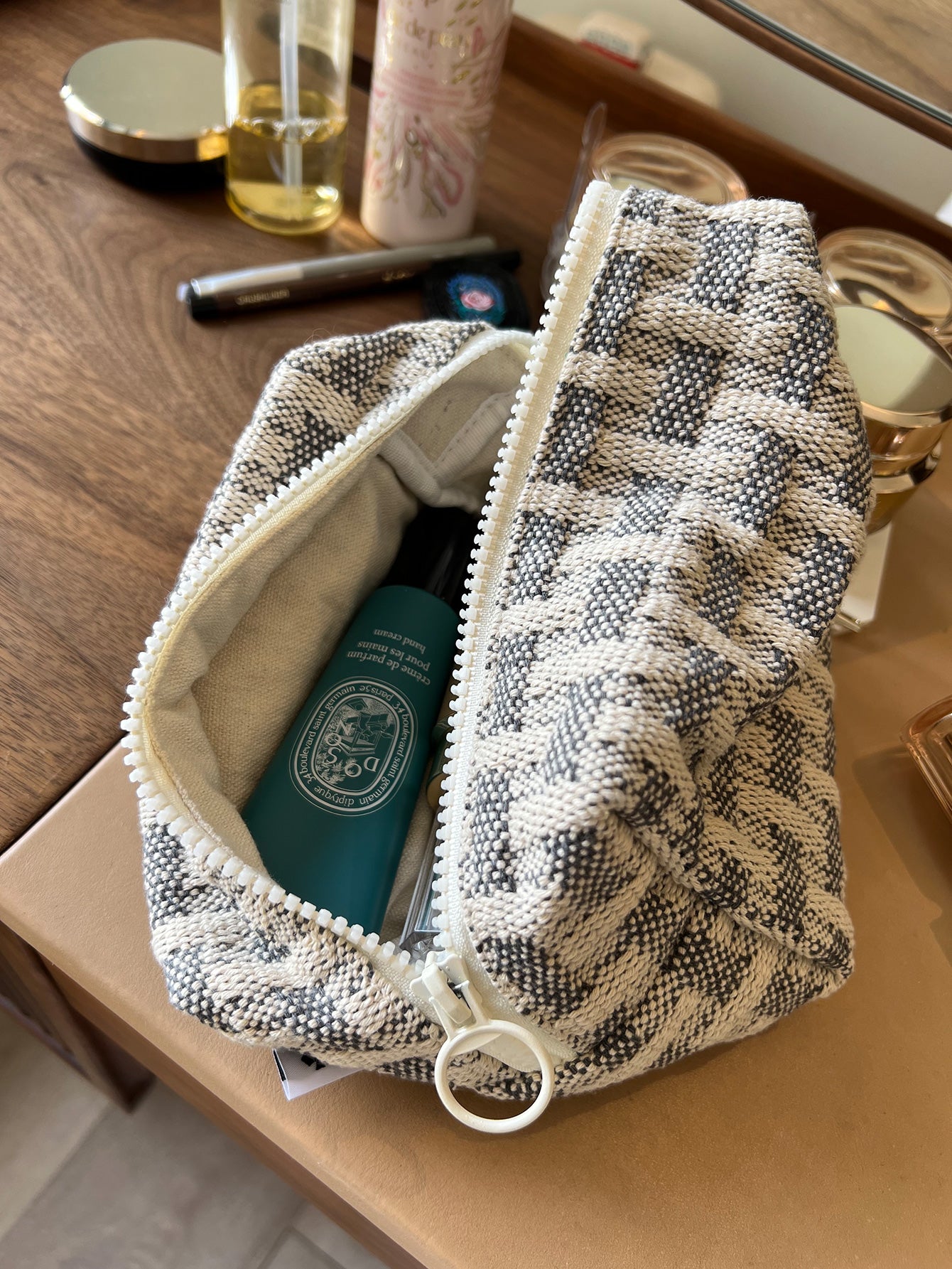 Precatch Classic Plaid Multifunctional Three-dimensional Makeup Bag with Large Capacity - Portable Premium Storage Bag for Travel Essentials (Two-tone)