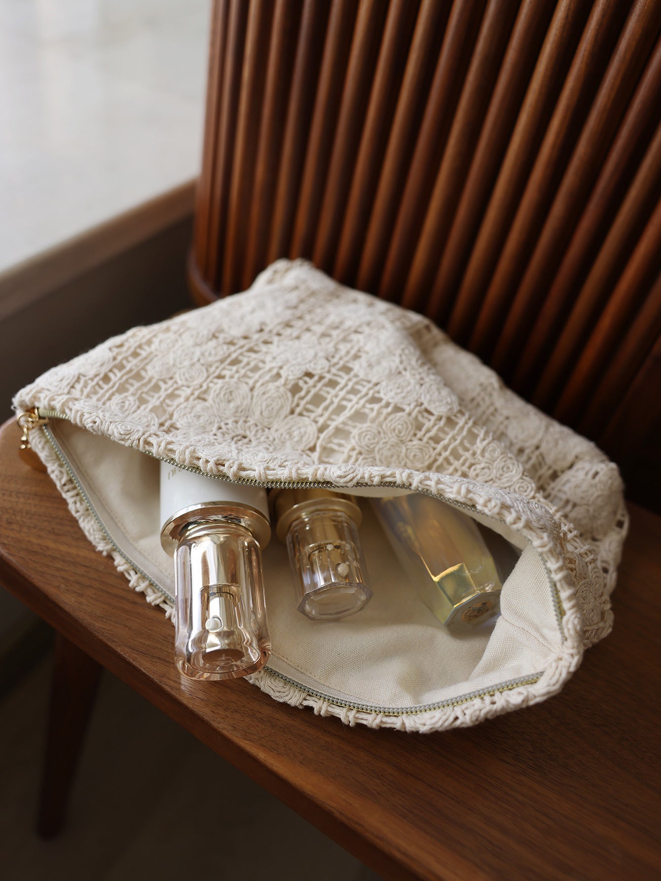 Ethnic style embroidered flowers solid color makeup bag versatile woven fashionable storage bag for girls clutch bag toilet bag