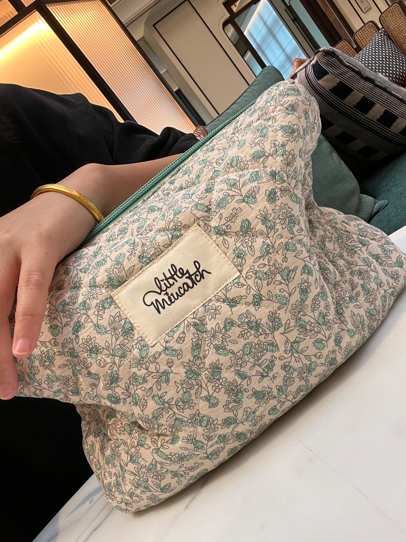 Small Floral Canvas Makeup Bag with Large Capacity - Multi-functional Portable Storage Bag for Travel Toiletry, Skincare Items, Underwear and Sock (Large Size)
