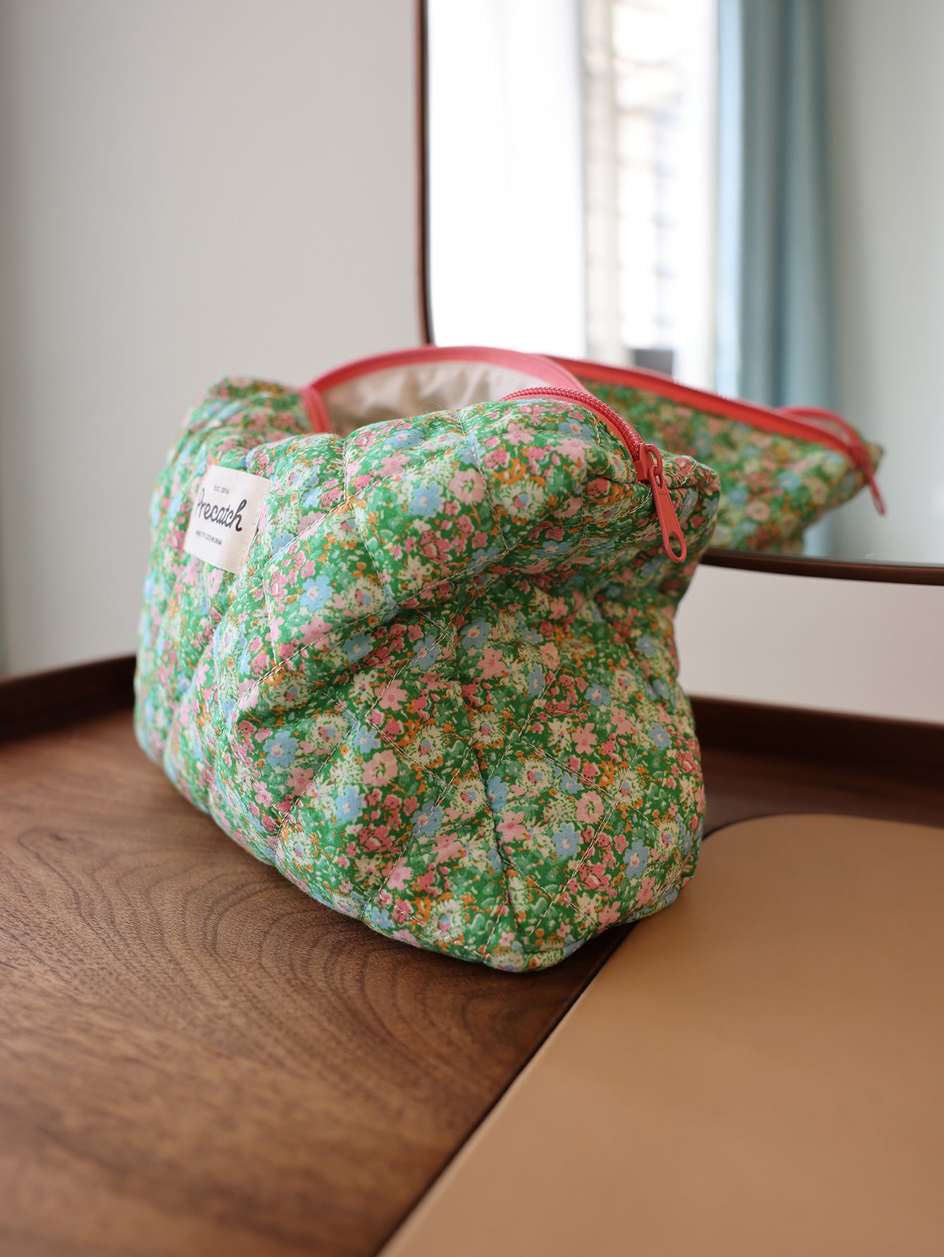 Precatch Quilted Thick Makeup Bag with Extra Large Capacity with Flower Pattern - Cotton Fabric Country-style Fabric Storage Bag with Floral Print (Large Bag)