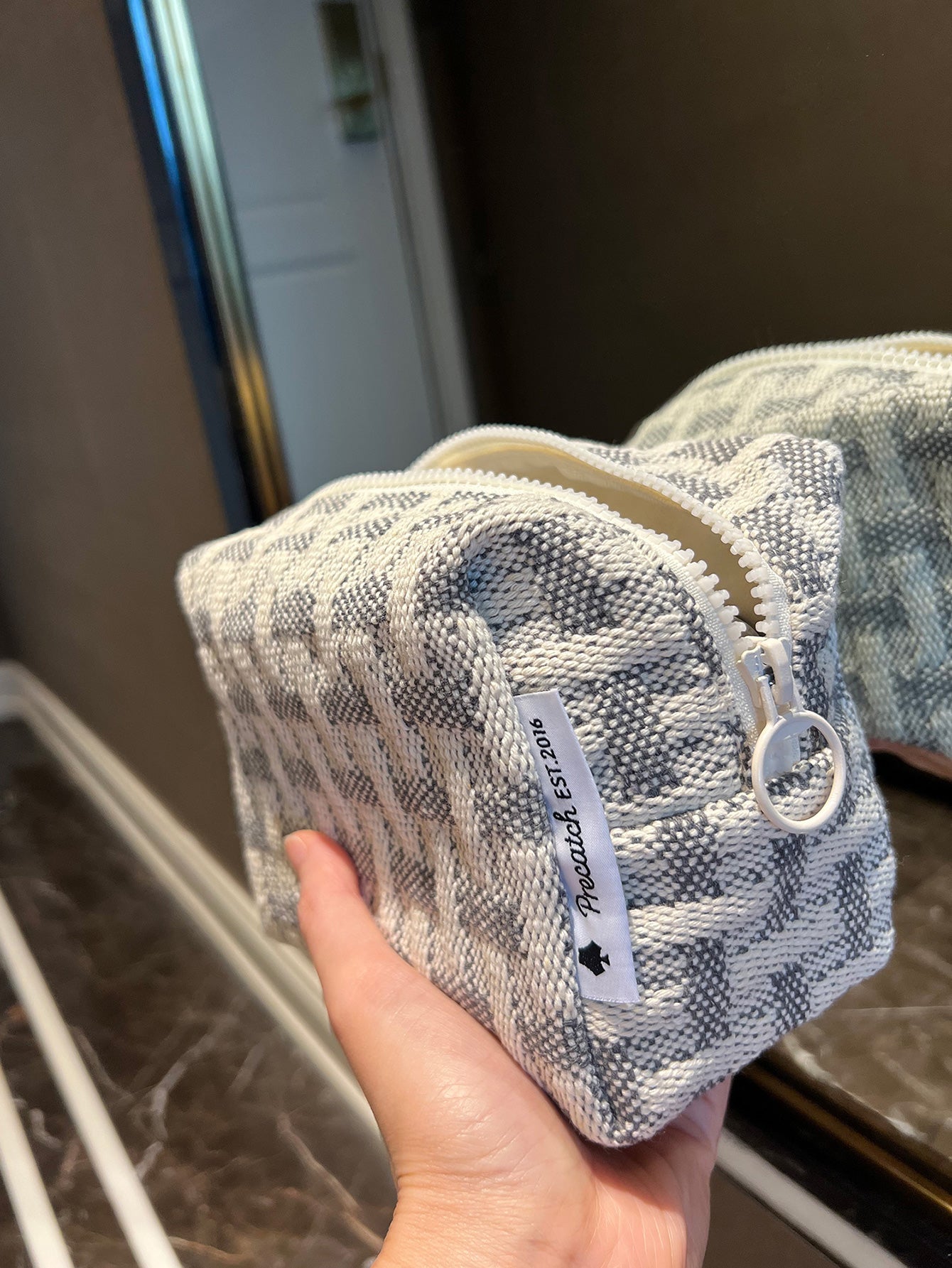 Precatch Classic Plaid Multifunctional Three-dimensional Makeup Bag with Large Capacity - Portable Premium Storage Bag for Travel Essentials (Two-tone)