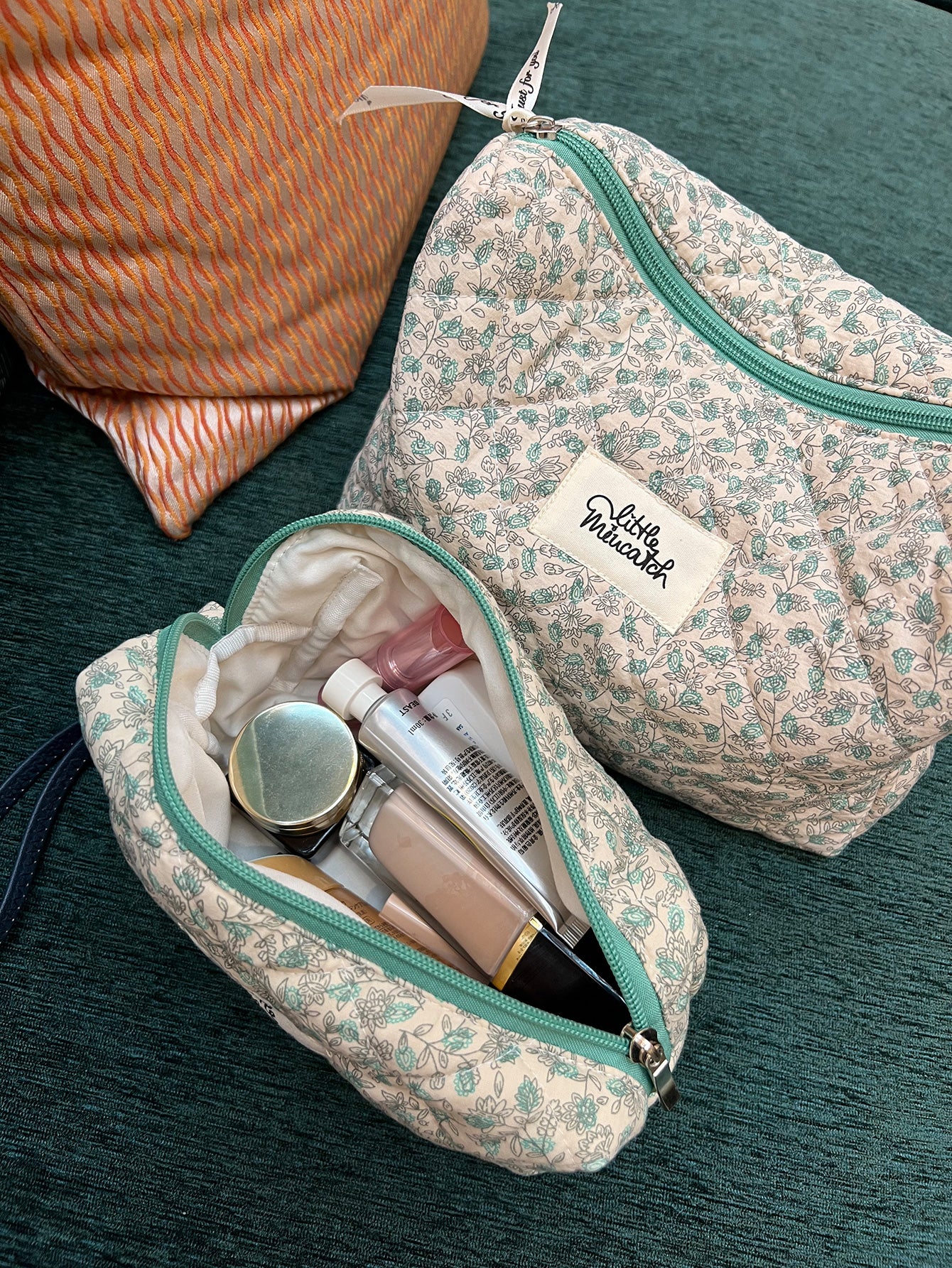 Small Floral Canvas Makeup Bag with Large Capacity - Multi-functional Portable Storage Bag for Travel Toiletry, Skincare Items, Underwear and Sock (Large Size)