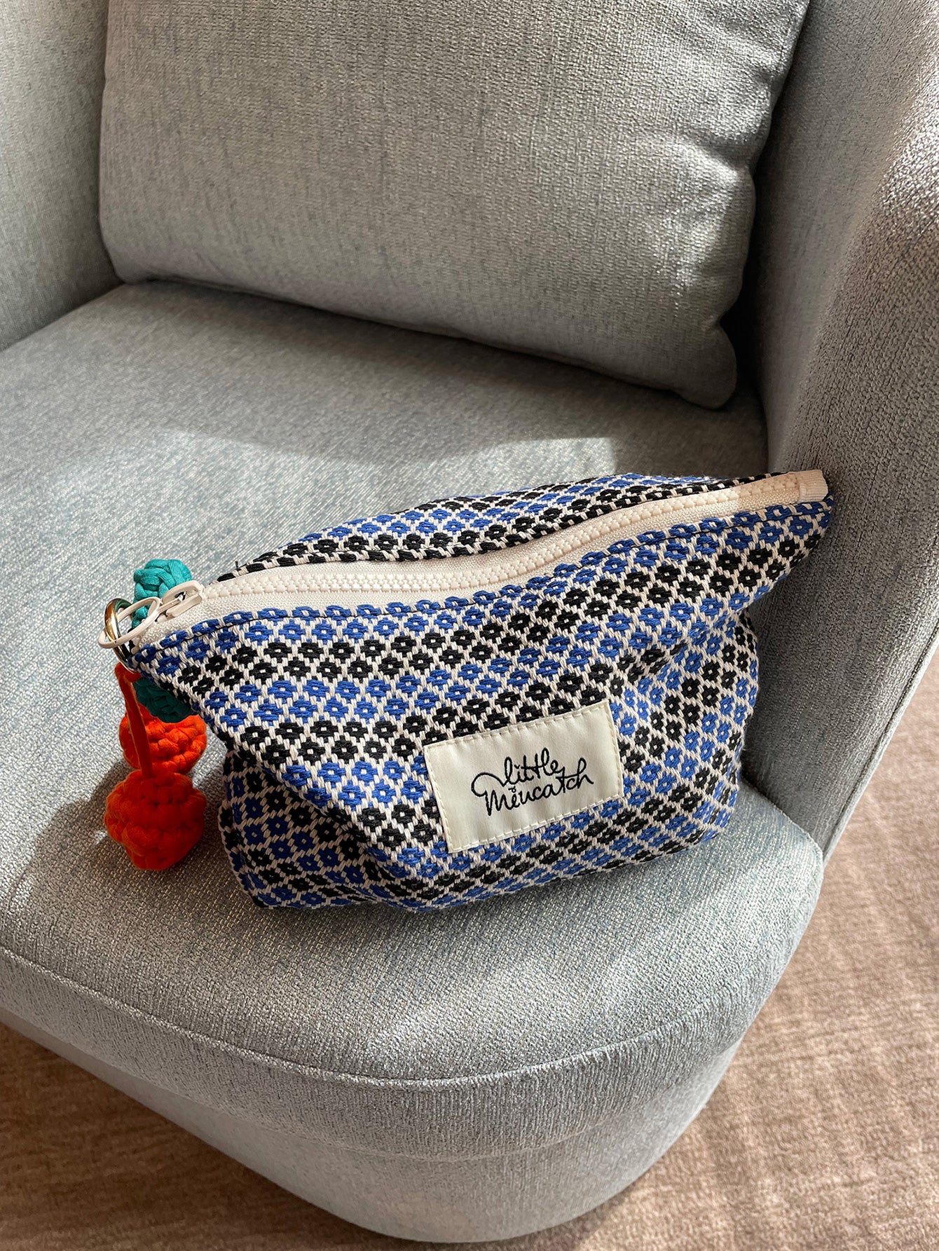 Precatch Nostalgic Blue Cherry Hangings Makeup Bag-Vintage Handmade Wool Knitted Geometric Portable Handbag with Large Capacity