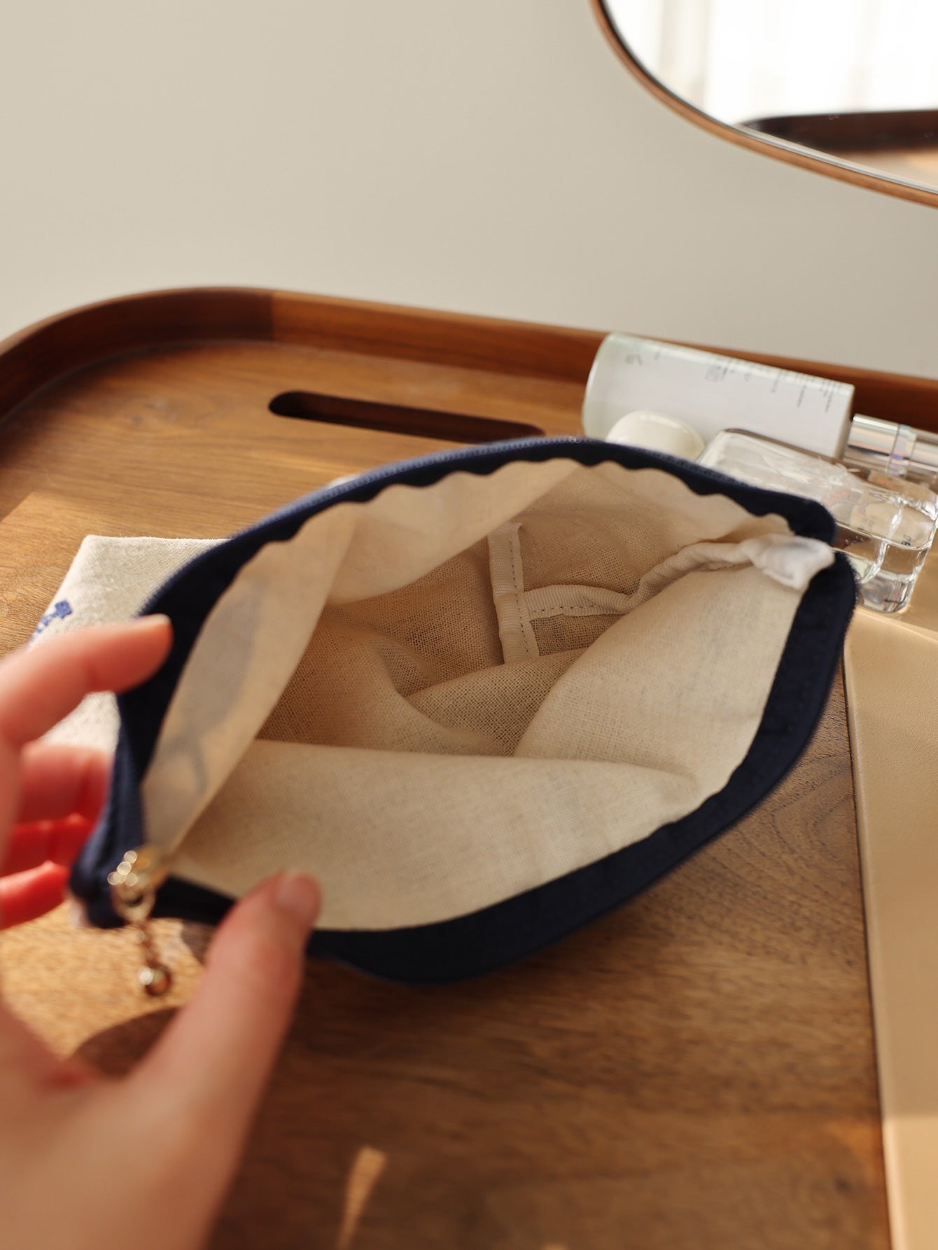 Japanese Style Fish Embroidery Makeup Bag, Portable Travel Organizer with Zipper, Ethnic Pattern Inner Pocket, Handmade Cosmetic Pouch