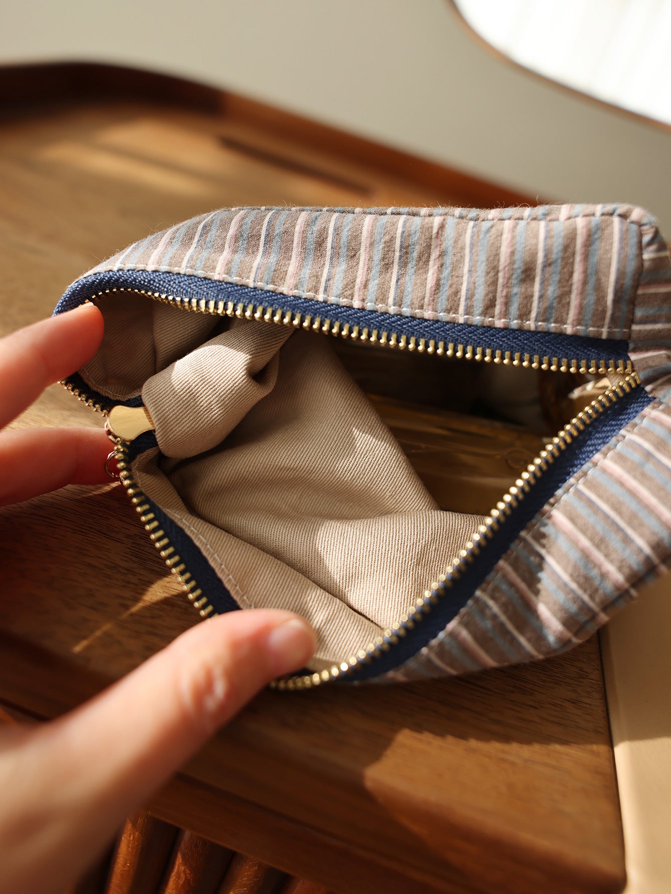 Precatch Plaid striped fabric simple makeup bag square three-dimensional zipper storage bag travel portable clutch inner bag Japanese style