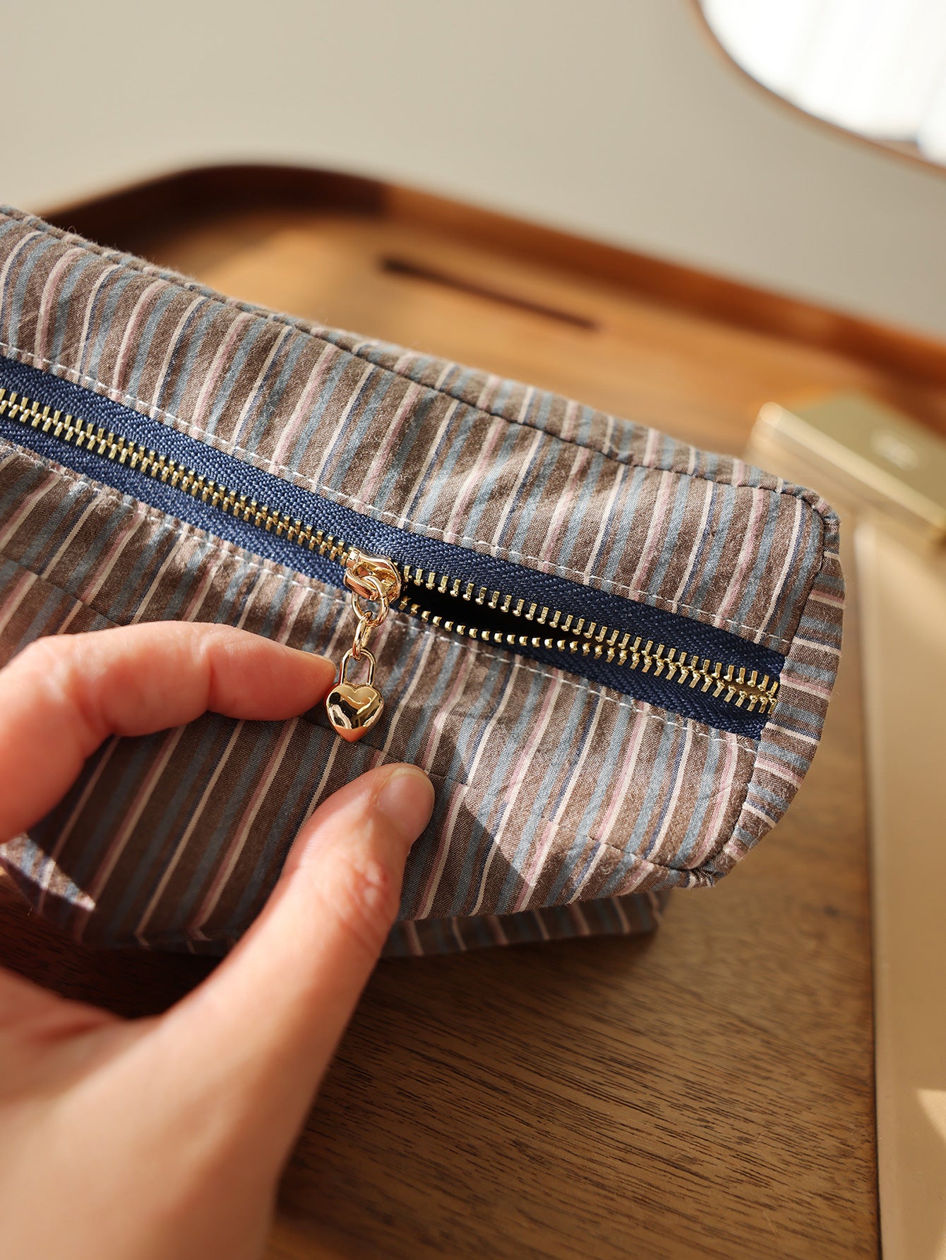 Precatch Plaid striped fabric simple makeup bag square three-dimensional zipper storage bag travel portable clutch inner bag Japanese style